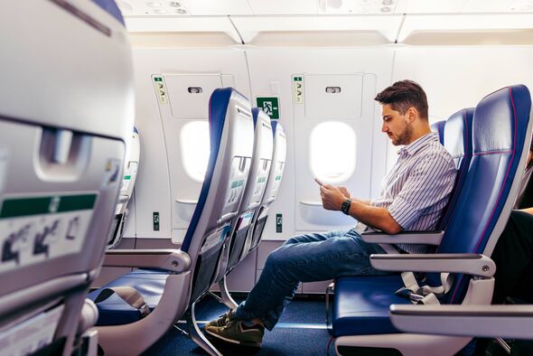 Mengungkap Fungsi Mode Pesawat di Dalam Penerbangan