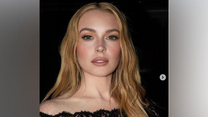 Trik Blush On Lindsay Lohan untuk Pipi Merona Alami