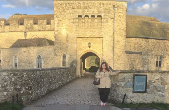 Menginap di Kastil Berhantu Mantan Ratu Inggris