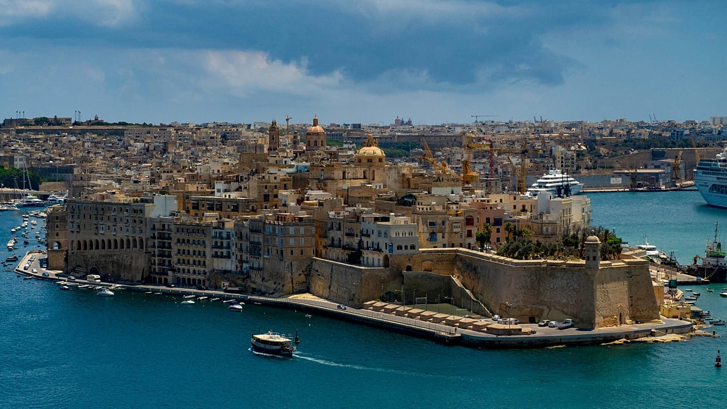 Menyikapi Tantangan Surturisme di Malta